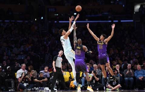 九游娱乐-湖人队防守崩盘，惨遭对手狂轰猛炸，最后目前当然.